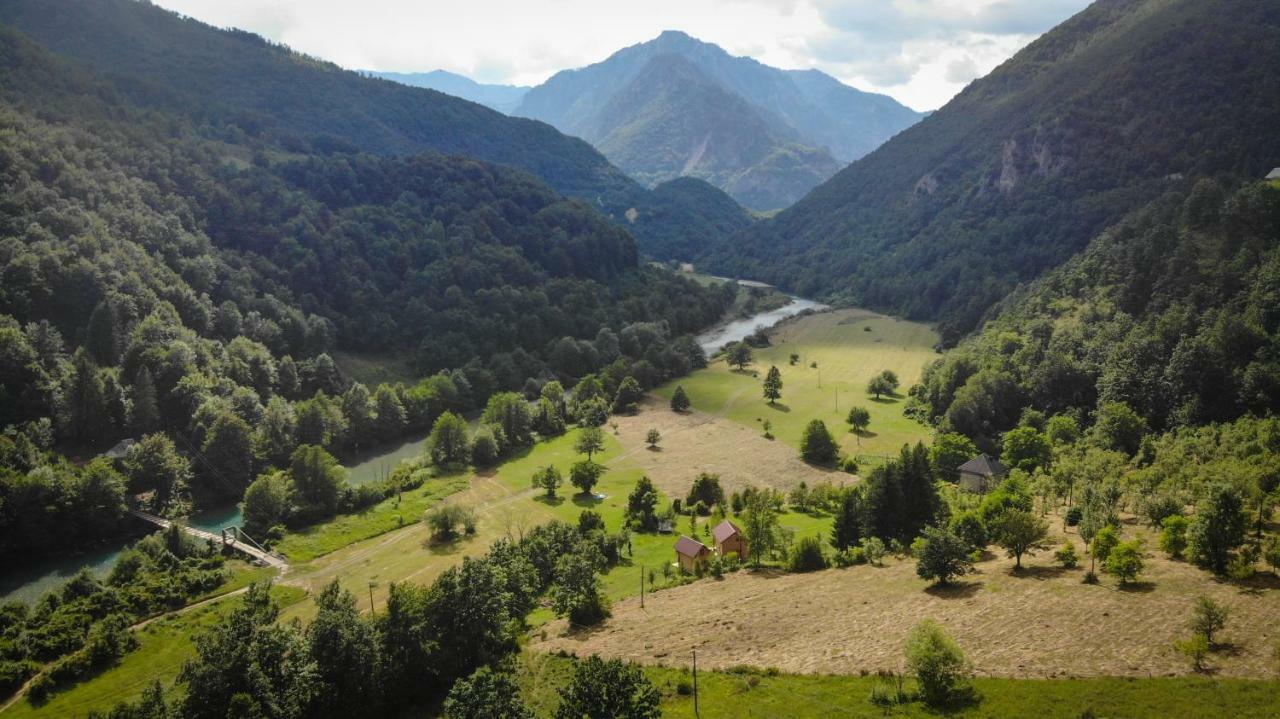 מויקובאץ Taramour Cottages. מראה חיצוני תמונה